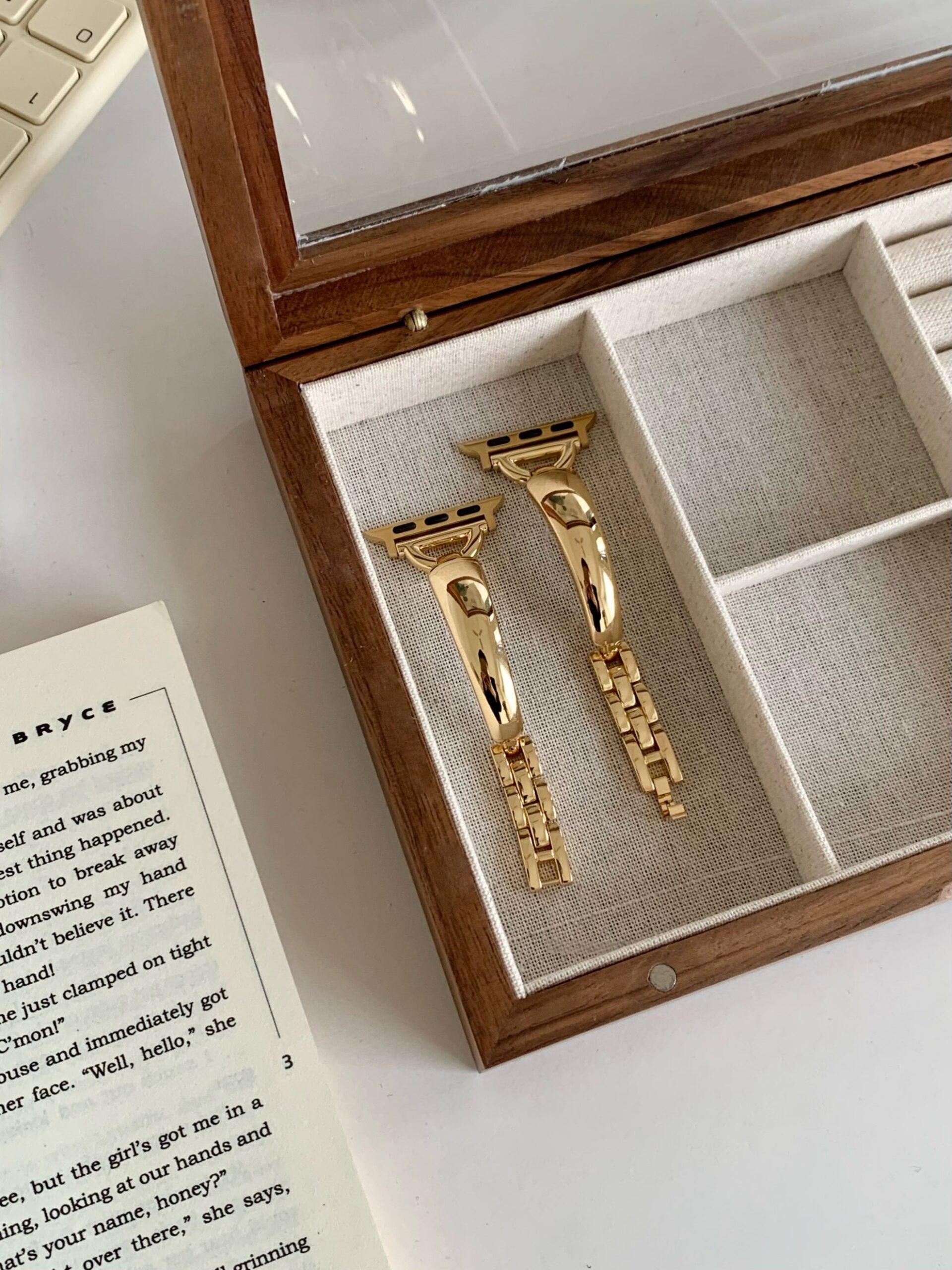 Simple Metal Bracelet For Apple Watch - Image 4