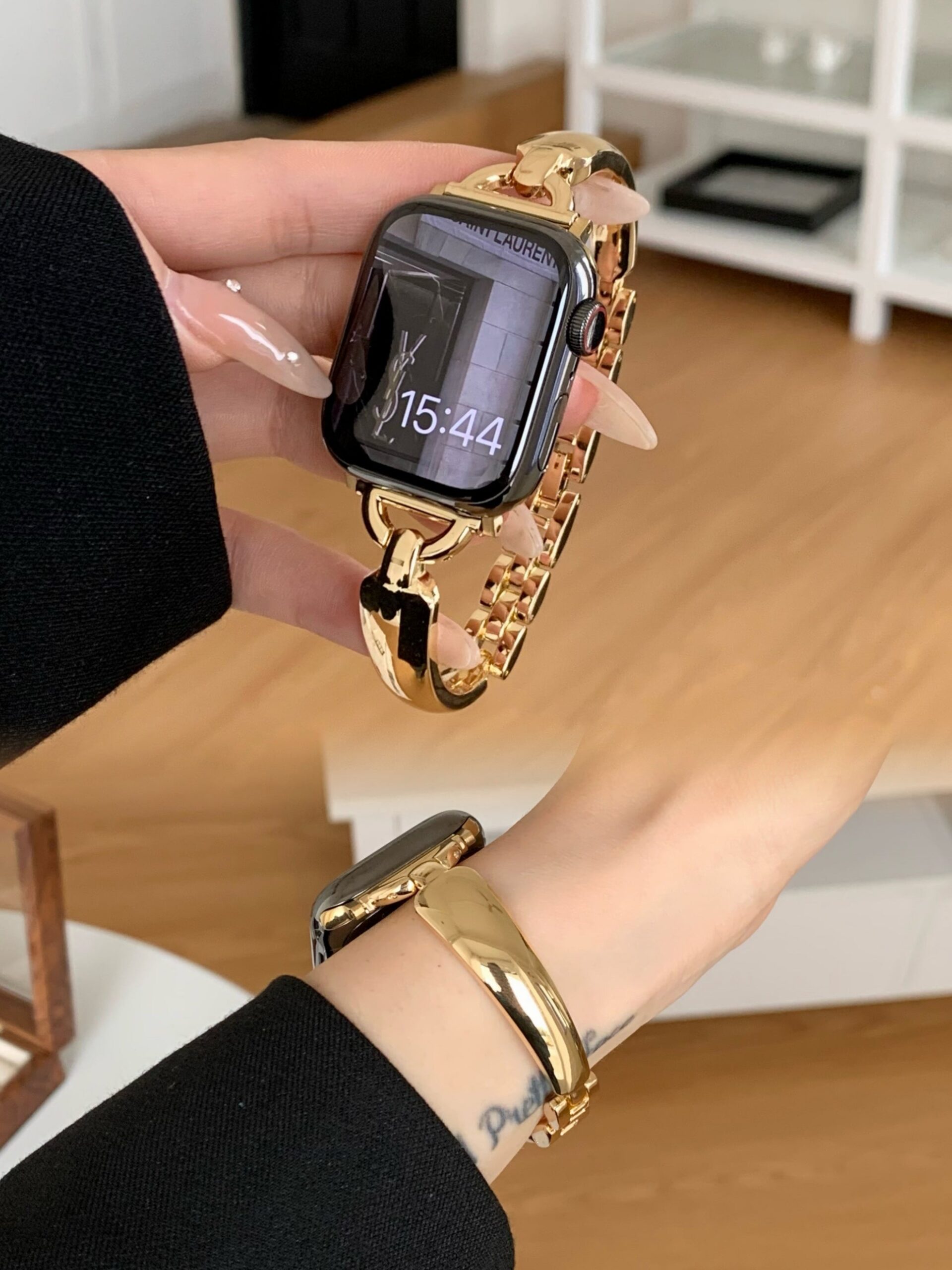 Simple Metal Bracelet For Apple Watch - Image 3