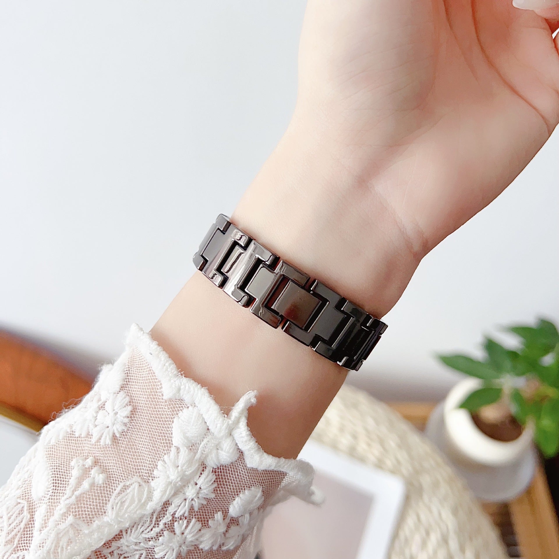 Luxury Bracelet for Apple Watch - Image 2