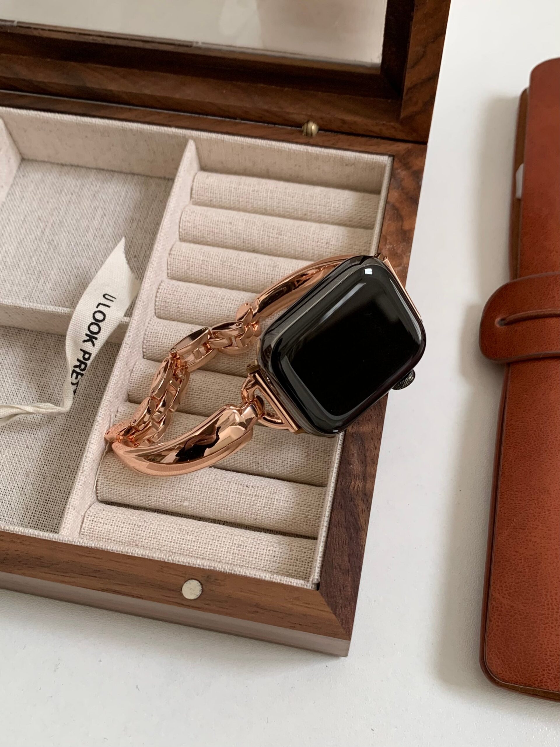 Simple Metal Bracelet For Apple Watch - Image 9