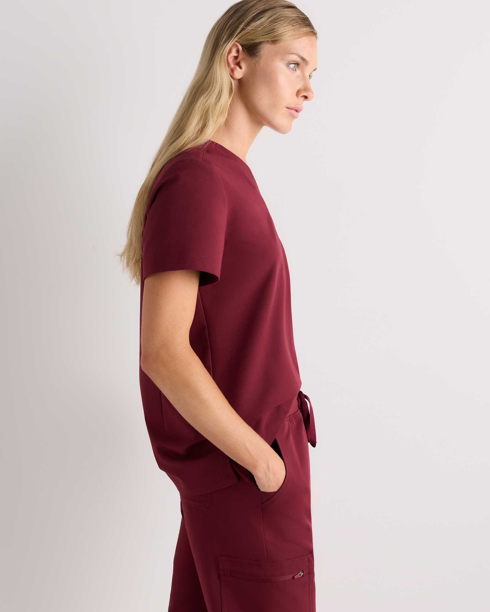 AeraFlex 1-Pocket Scrub Top - 图片 5