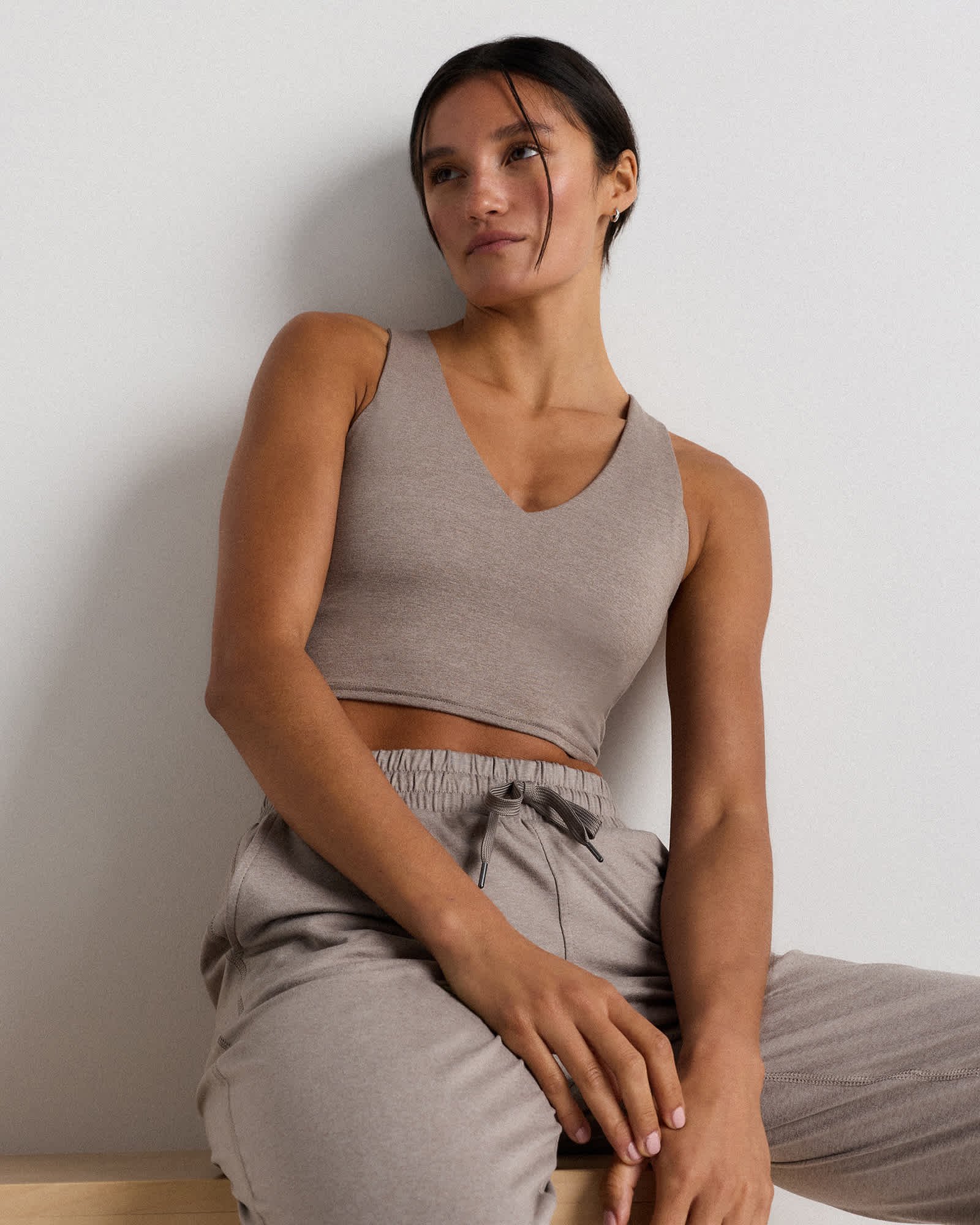 Ultra-Soft V-Neck Cropped Tank - 图片 5
