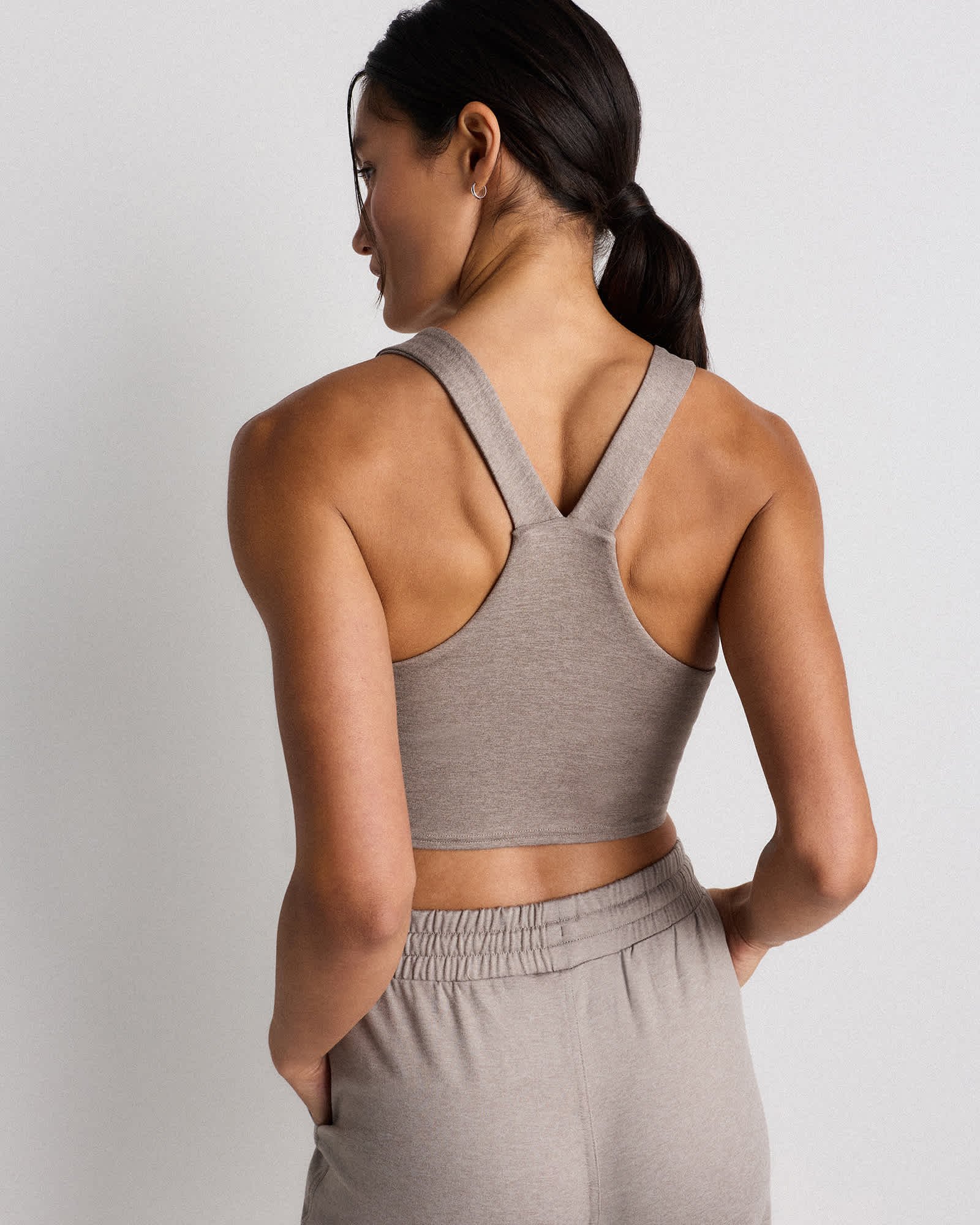 Ultra-Soft V-Neck Cropped Tank - 图片 6